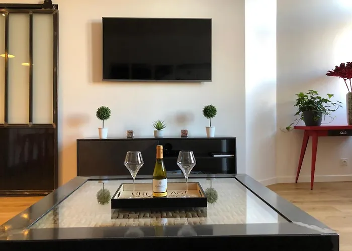 La Renaissance Au Coeur Du Centre Historique Beaune (Cote d'Or)