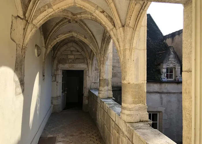 Апартаменти La Renaissance Au Coeur Du Centre Historique Бон