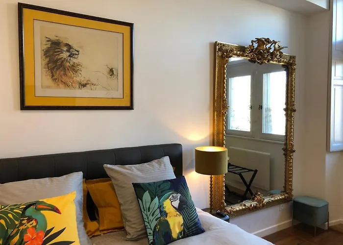 La Renaissance Au Coeur Du Centre Historique * Beaune (Cote d'Or)